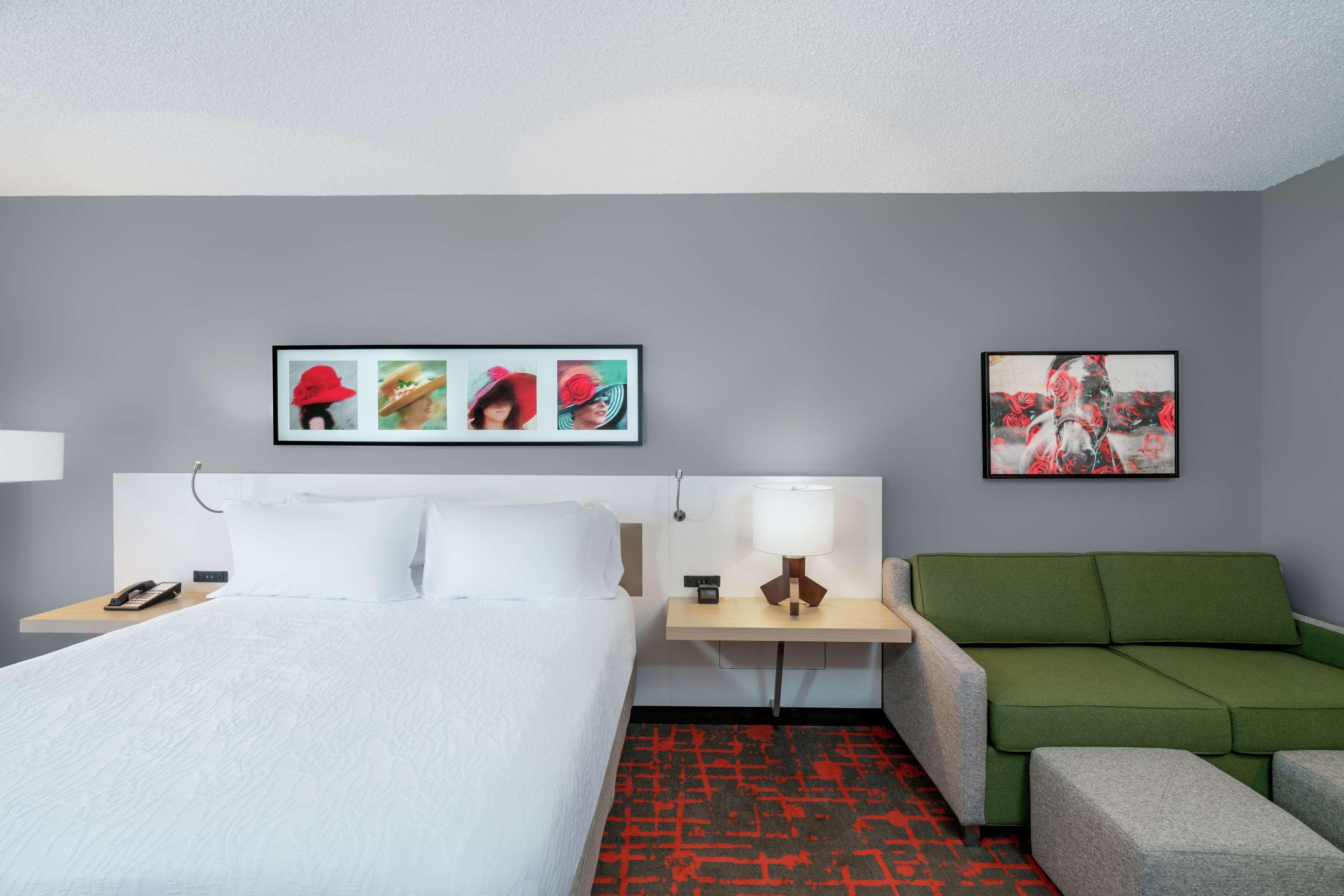 Hilton Garden Inn Louisville East Esterno foto