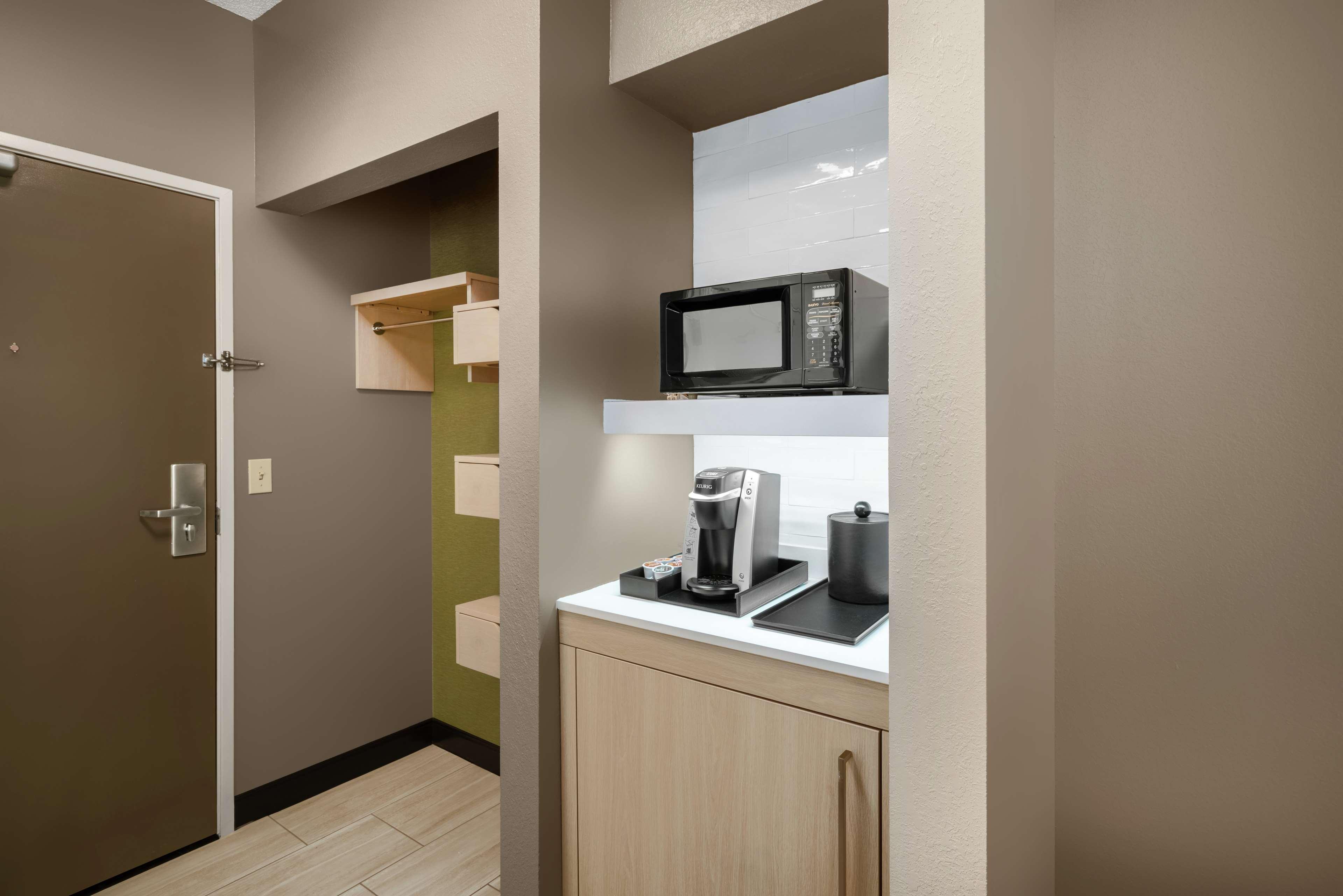 Hilton Garden Inn Louisville East Esterno foto