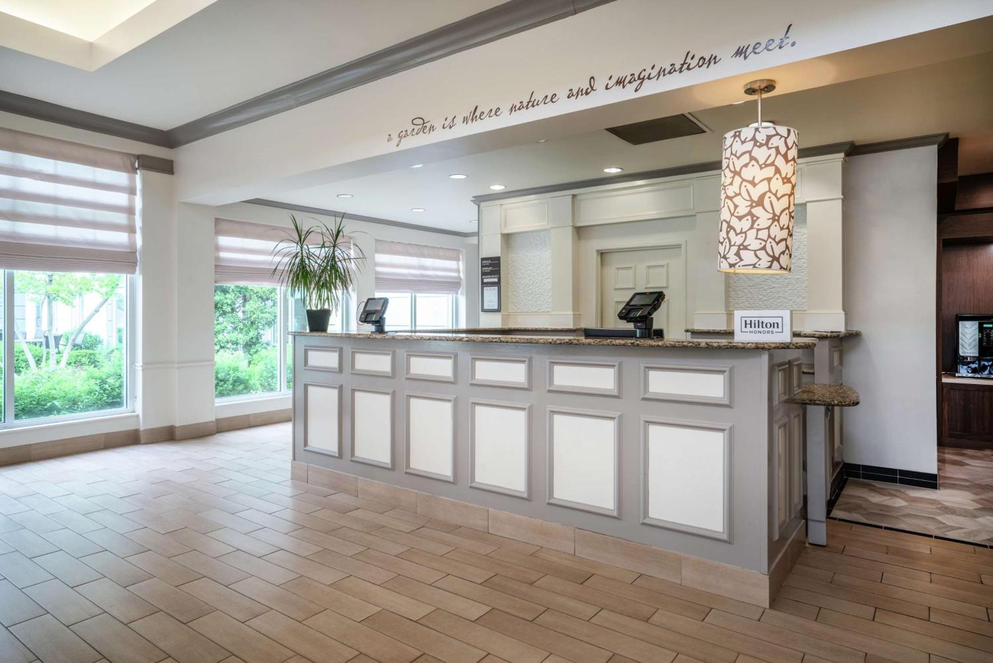 Hilton Garden Inn Louisville East Esterno foto