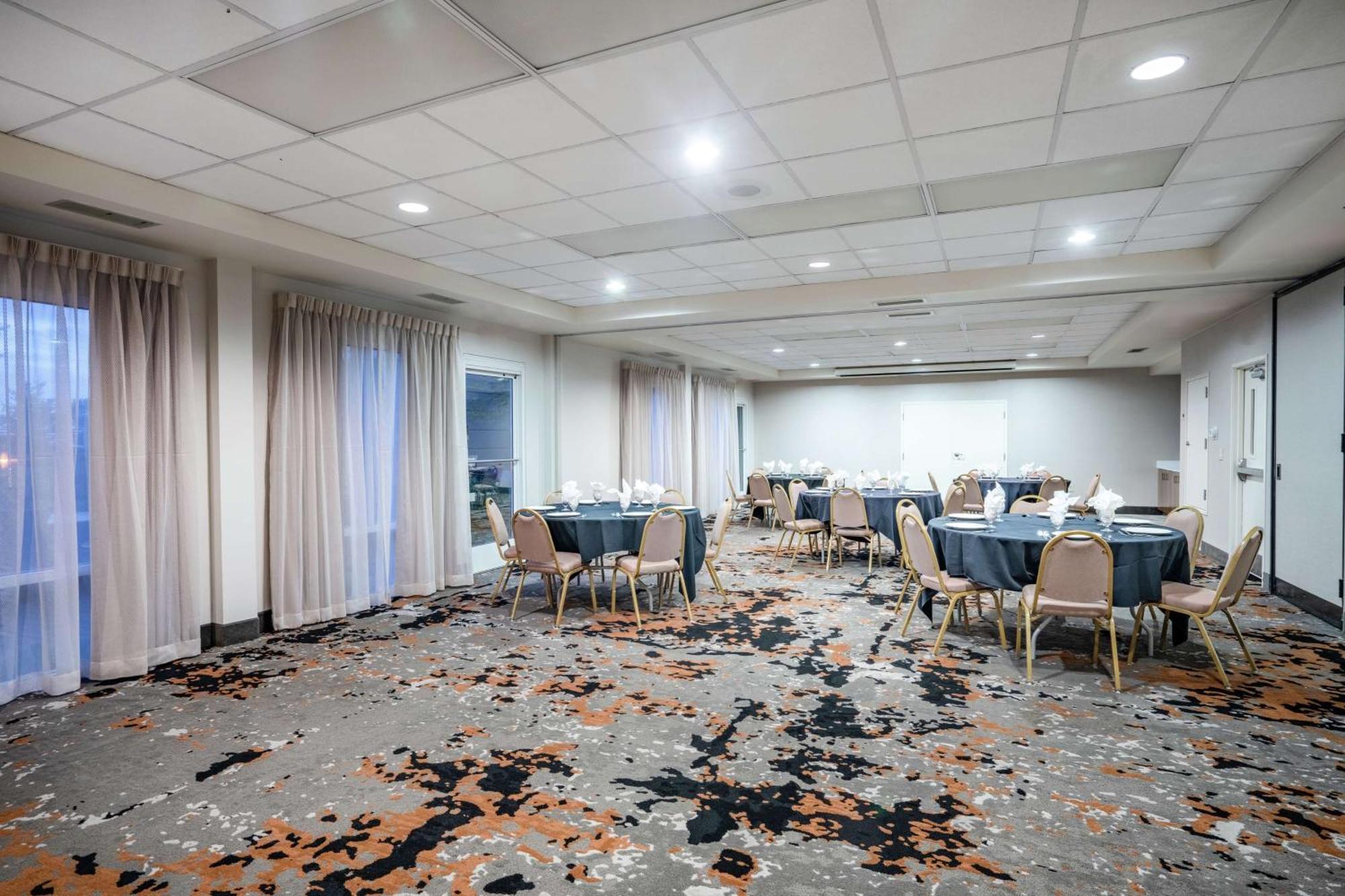 Hilton Garden Inn Louisville East Esterno foto