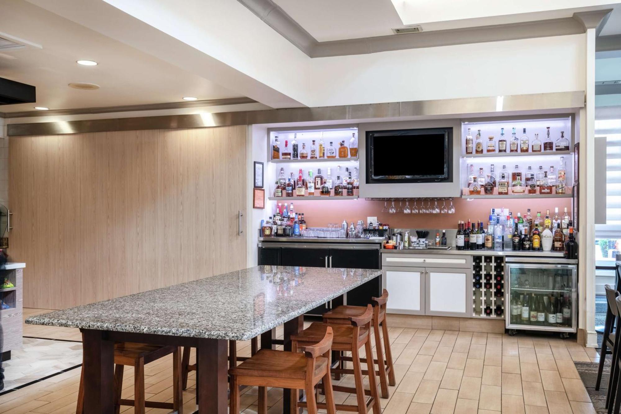 Hilton Garden Inn Louisville East Esterno foto